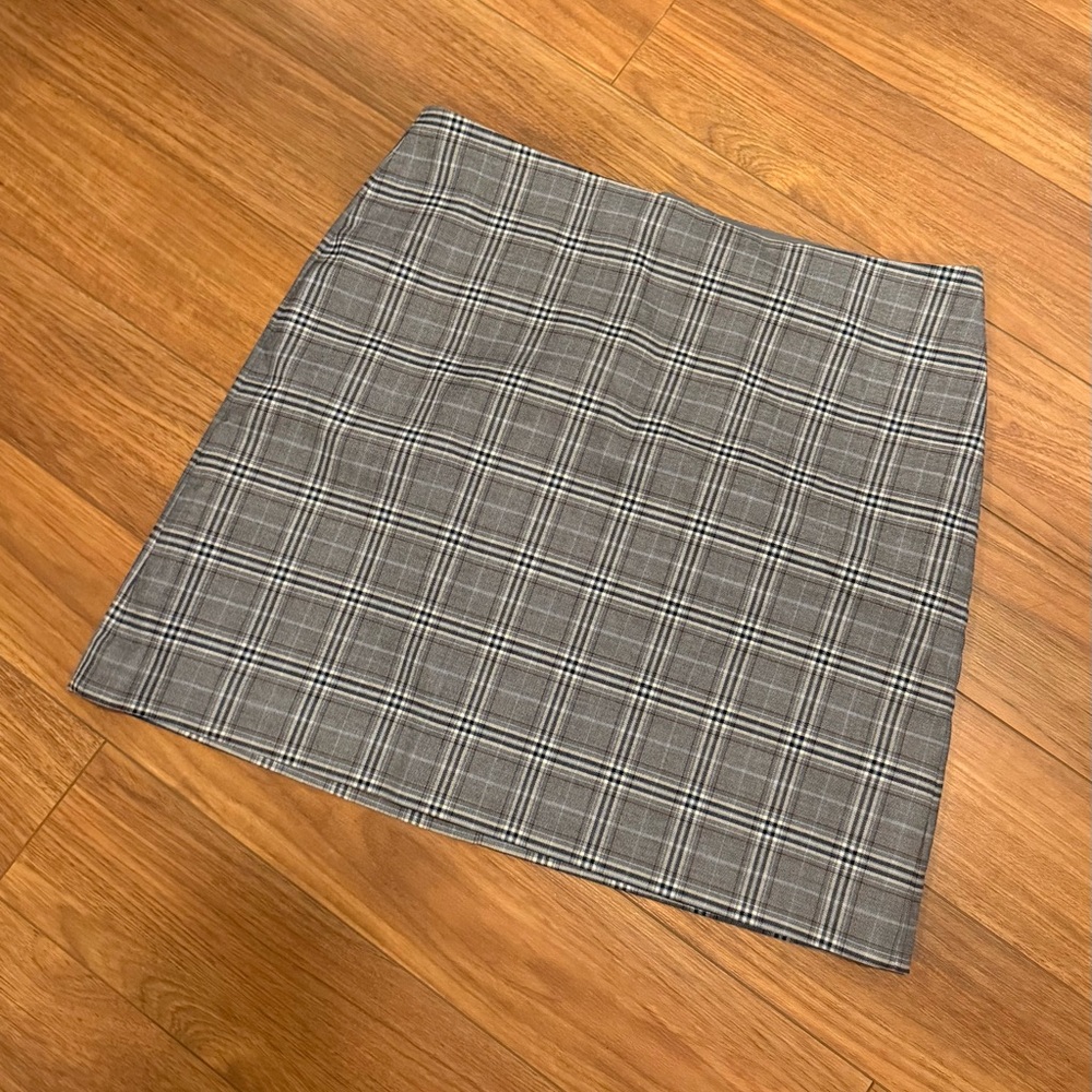 RW&CO. Classic Gray Checkered Mini Skirt